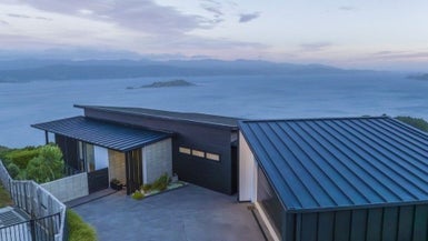 7 Promontory Crescent, Newlands, Wellington - Carousel 1