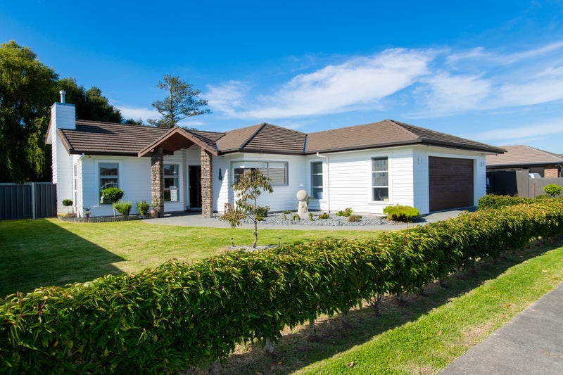 43 Sterling Park, Lytton West, Gisborne - Carousel 1