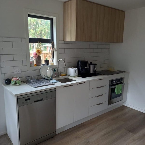 10/240 Stokes Valley Road, Stokes Valley, Lower Hutt - Carousel 2