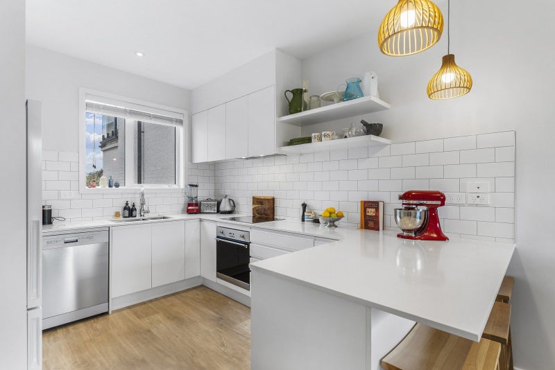 24A Lyndhurst Street, Wai o Taiki Bay, Auckland - Carousel 2