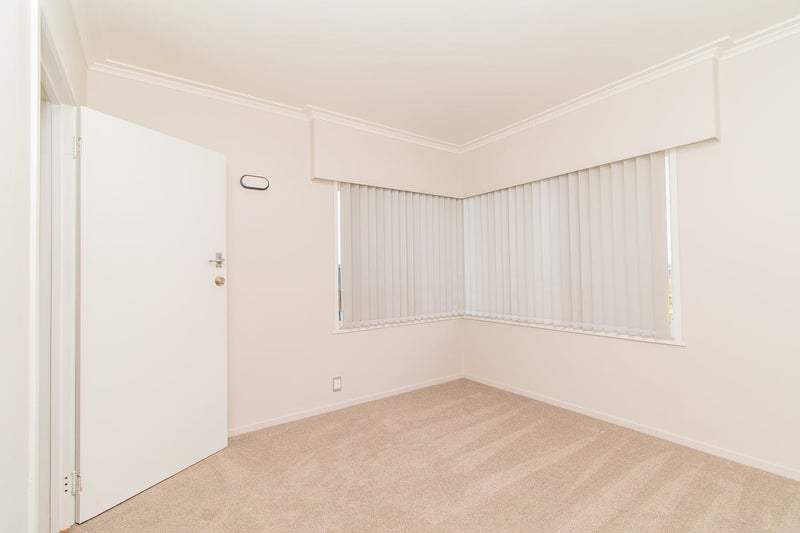 297 Point View Drive, Shamrock Park, Auckland - Carousel 26