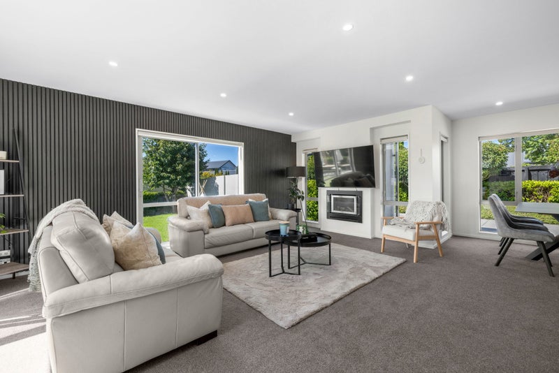 10 Lakebridge Place, Parklands, Christchurch - Carousel 2