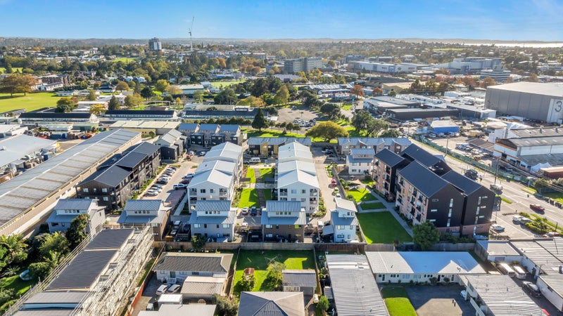 14 Eileen Newey Place, Henderson, Auckland - Carousel 18