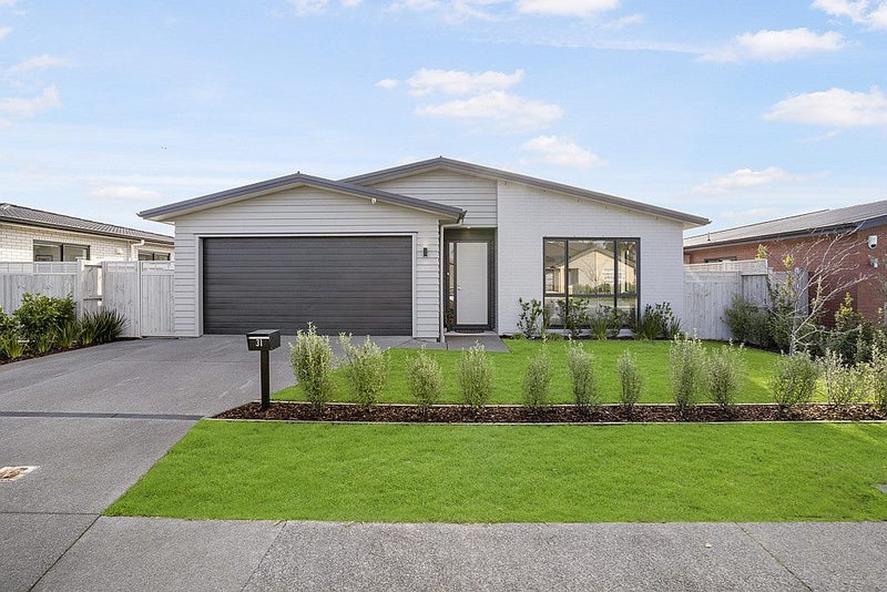 31 Waituarua Drive, Conifer Grove, Auckland - Carousel 1