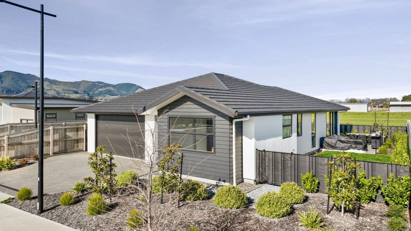 34 Hanworth Road, Appleby, Richmond - Carousel 1