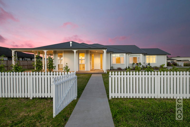 7 Riverhead Point Drive, Riverhead, Riverhead - Carousel 2