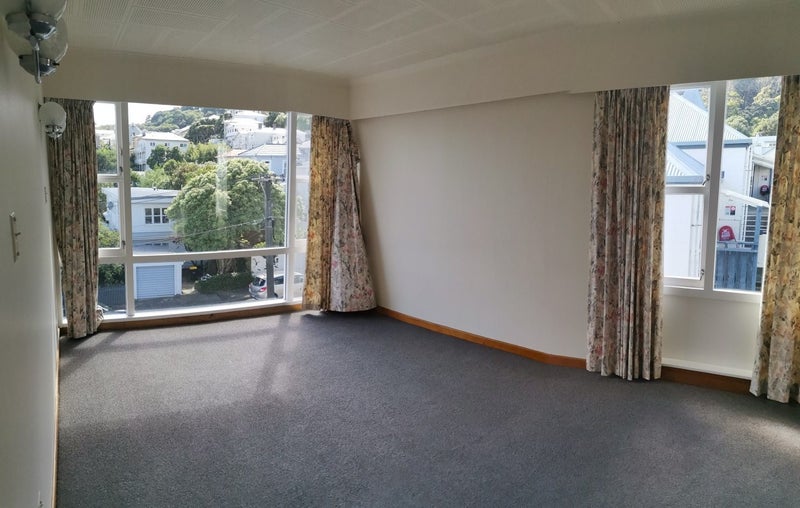 11/36 Queen Street, Mount Victoria, Wellington - Carousel 2