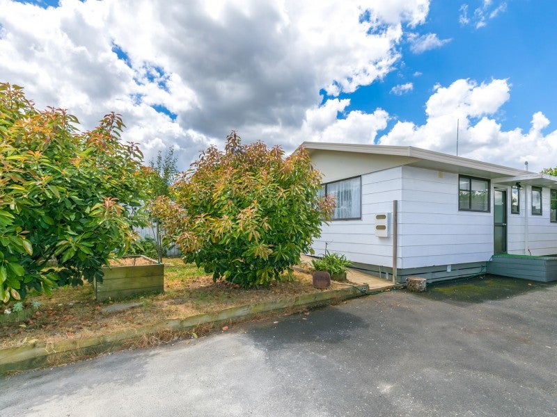 47B Paul Crescent, Fairfield, Hamilton - Carousel 1