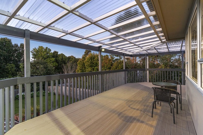 21 Celeste Place, Totara Vale, Auckland - Carousel 2