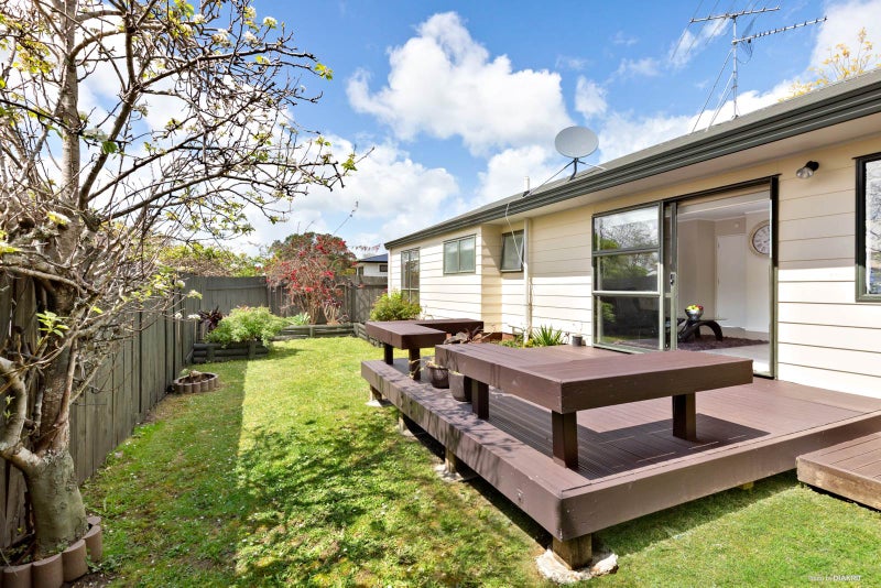 2/3 Margan Avenue, New Lynn, Auckland - Carousel 1