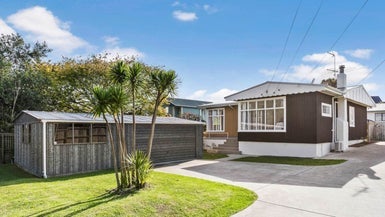56 Connell Street, Blockhouse Bay, Auckland - Carousel 1