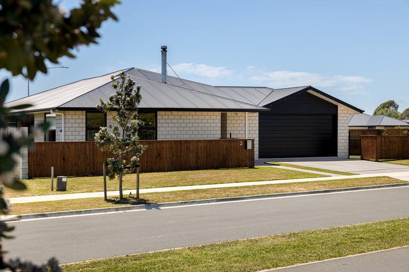 2 Kotare Drive, Coastlands, Whakatane - Carousel 1