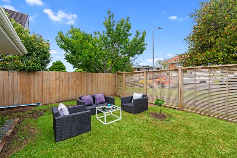 1/11 Eden View Road, Sandringham, Auckland - Carousel 2