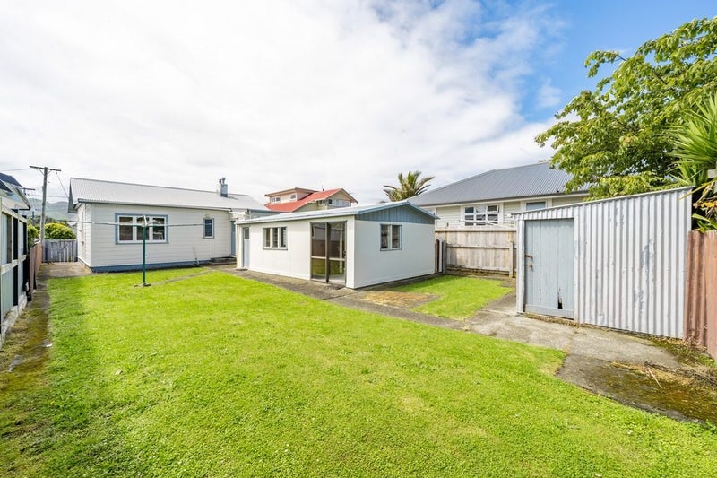 37 Plunket Avenue, Petone, Lower Hutt - Carousel 21
