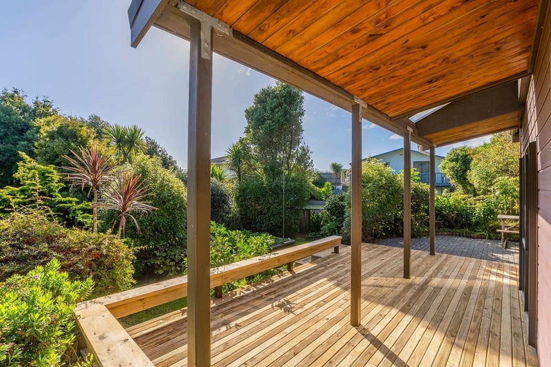 6 Frimley Terrace, Waikanae Beach, Waikanae - Carousel 2