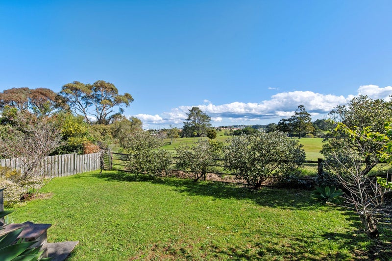 11 Shakespear Road, Army Bay, Whangaparaoa - Carousel 2