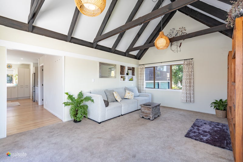 18 Langwell Place, Papakowhai, Porirua - Carousel 1