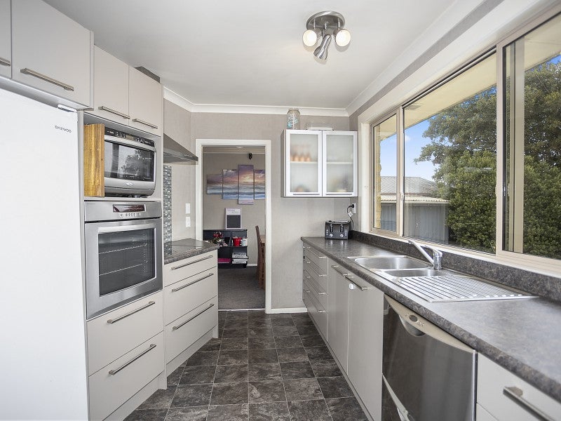 32 Price Street, Grasmere, Invercargill - Carousel 2