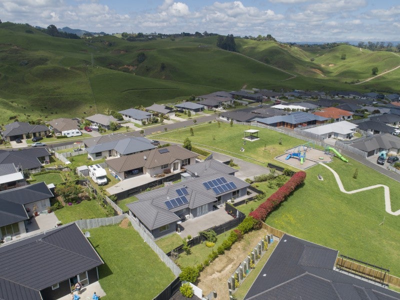 151 Ballintoy Park Drive, Welcome Bay, Tauranga - Carousel 2