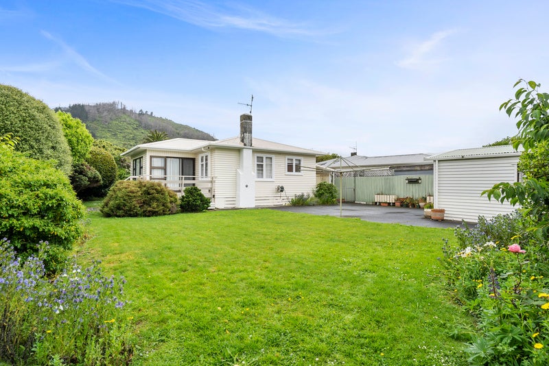 9 Miles Crescent, Wainuiomata, Lower Hutt - Carousel 1