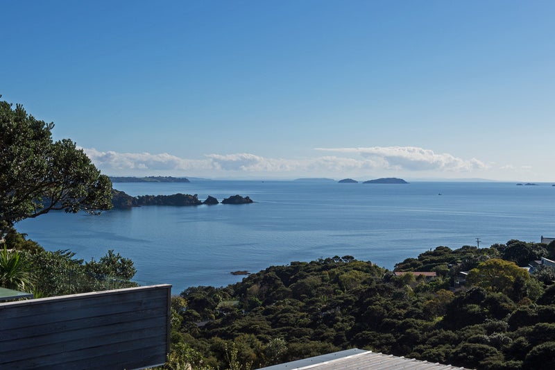 6 Hauraki Road, Oneroa, Waiheke Island - Carousel 1