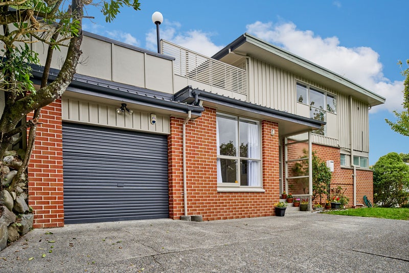 15 Goddard Grove, Churton Park, Wellington - Carousel 1