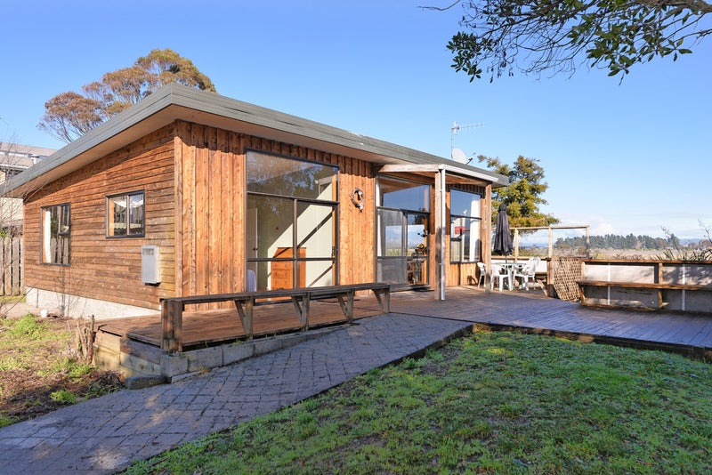 142 Barnett Avenue, Best Island, Richmond - Carousel 1