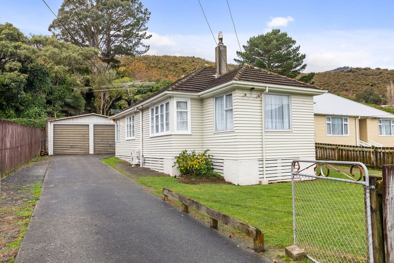 206 Waddington Drive, Naenae, Lower Hutt - Carousel 1