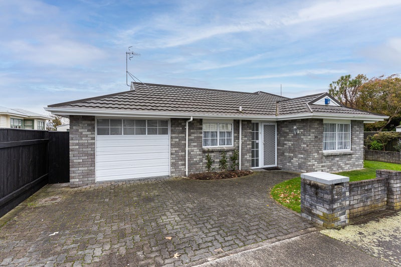 319 College Street, West End, Palmerston North - Carousel 1