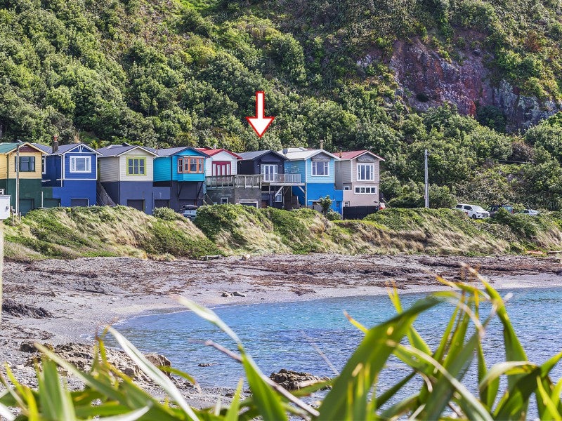 402 Queens Drive, Lyall Bay, Wellington - Carousel 2