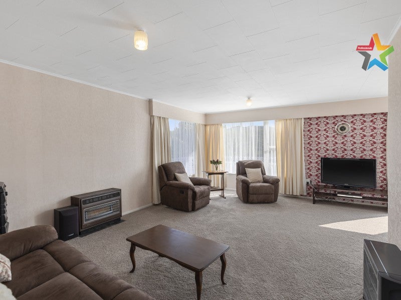 5 Timaru Grove, Kelson, Lower Hutt - Carousel 2