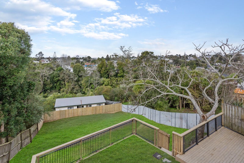 79 Fairclough Road, Beach Haven, Auckland - Carousel 26