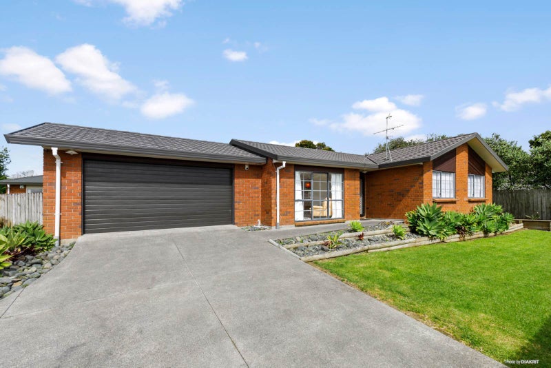 10 Woodlark Close, Weymouth, Auckland - Carousel 1