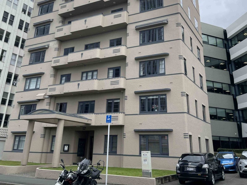 13/127 Molesworth Street, Thorndon, Wellington - Carousel 1