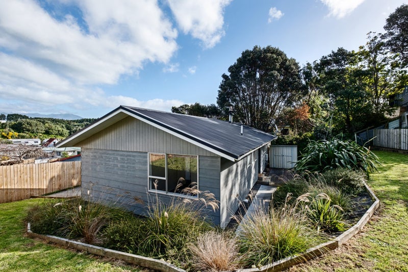 5C Tahurangi Place, Spotswood, New Plymouth - Carousel 1