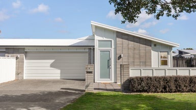 5 Alice Lane, Papamoa Beach, Papamoa - Carousel 1