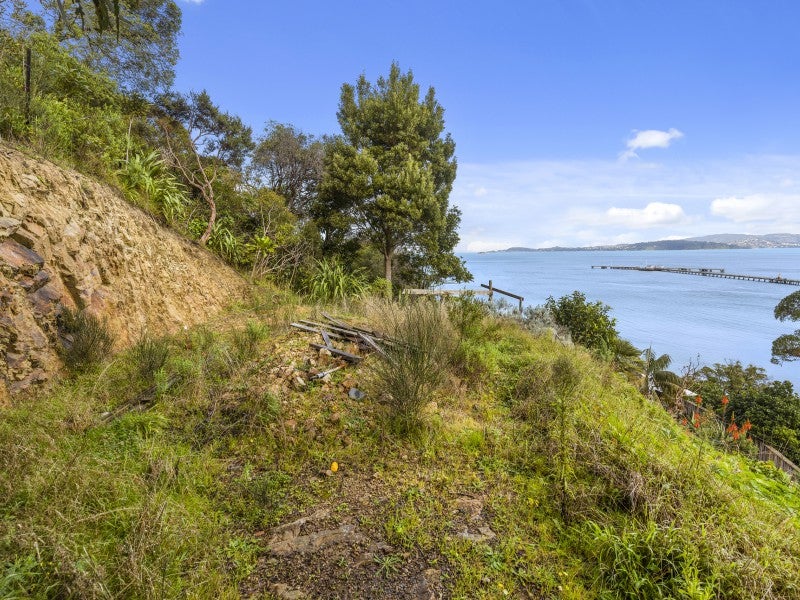 14 Westhill Road, Point Howard, Lower Hutt - Carousel 17