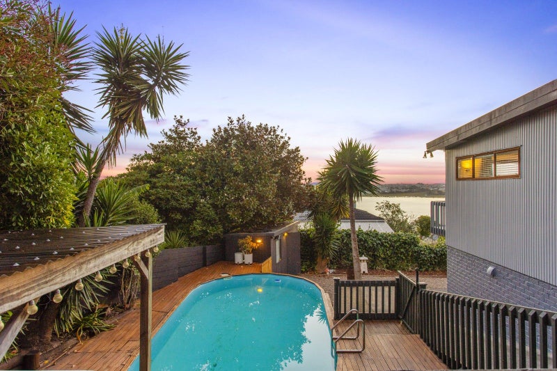 36 Telstar Place, Beach Haven, Auckland - Carousel 39
