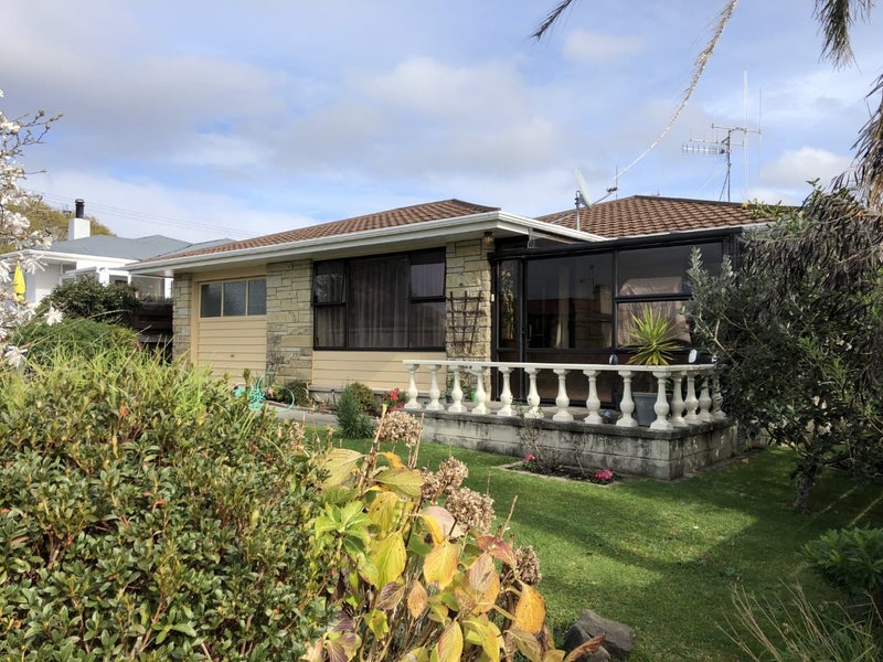 4 Parkvale Road, Otumoetai, Tauranga - Carousel 1