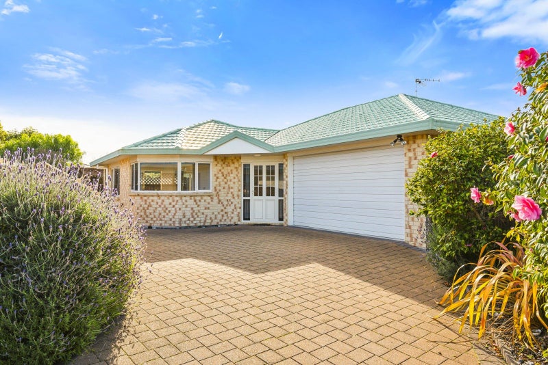 181 Langdale Avenue, Paraparaumu - Carousel 1