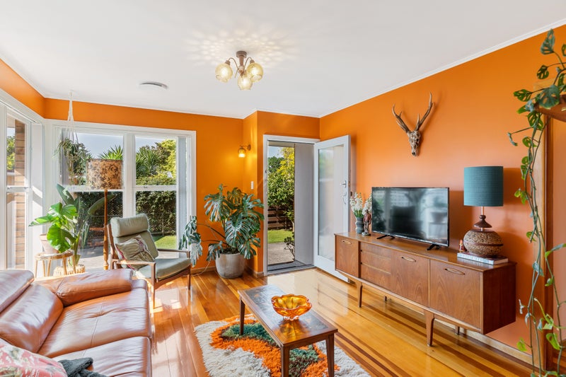 2/5 Mead Street, Avondale, Auckland - Carousel 2