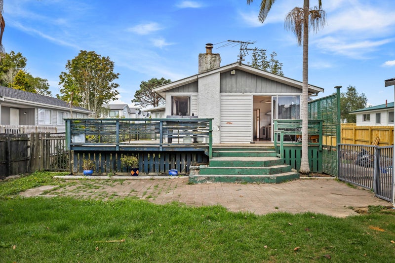 97 Riverpark Crescent, Henderson, Auckland - Carousel 2