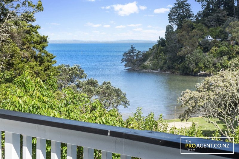 82 Warner Park Avenue, Laingholm, Auckland - Carousel 2