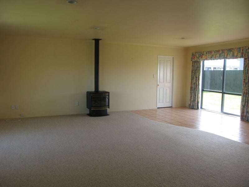 3 Ashmore Place, Fairy Springs, Rotorua - Carousel 2