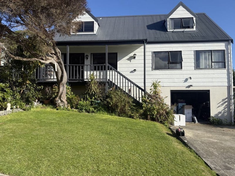 6 Kinnel Grove, Papakowhai, Porirua - Carousel 1