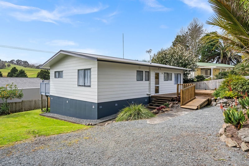 5 Beacondale Place, Te Kamo, Whangarei - Carousel 1