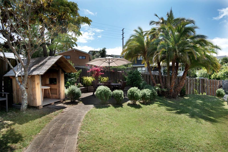 1/16 Atlantis Place, Totara Vale, Auckland - Carousel 2