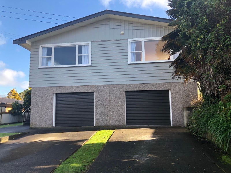 33 Aurora Terrace, Hillcrest, Hamilton - Carousel 1