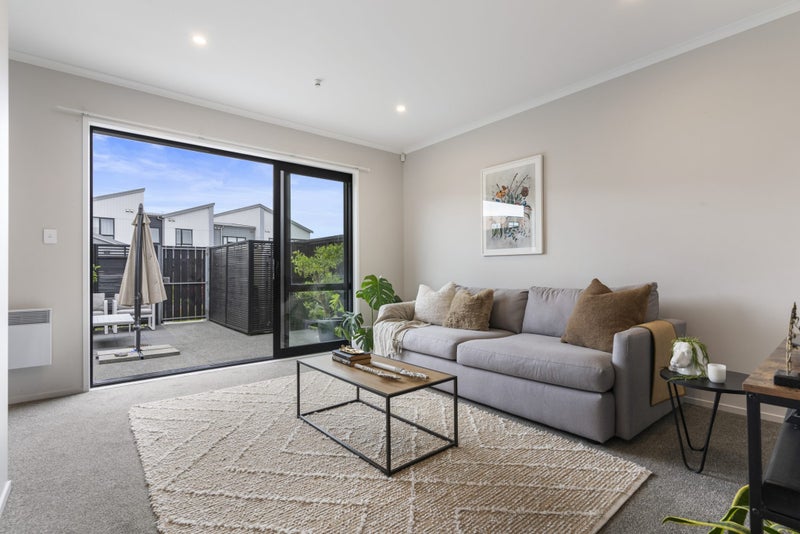 8 Malcolm Calder Road, Hobsonville, Auckland - Carousel 1