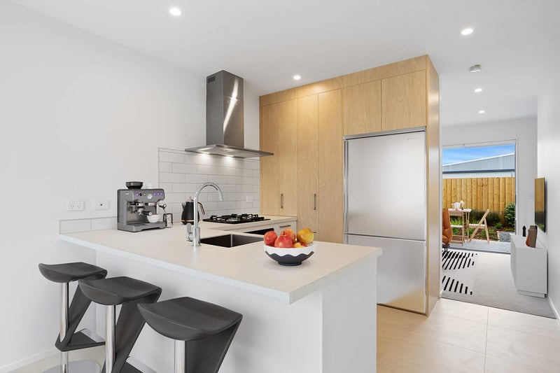 9 Tupara Street, Manurewa, Auckland - Carousel 1